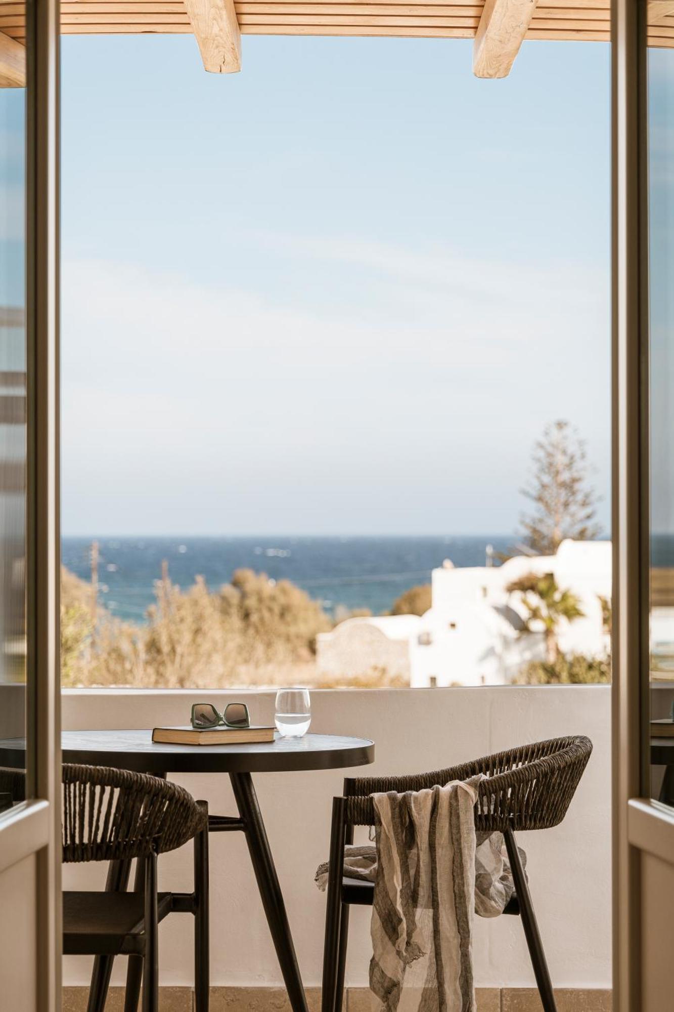 Amaria Beach Resort By Nomee Hospitality Group Agia Paraskevi (Santorini) Exterior foto
